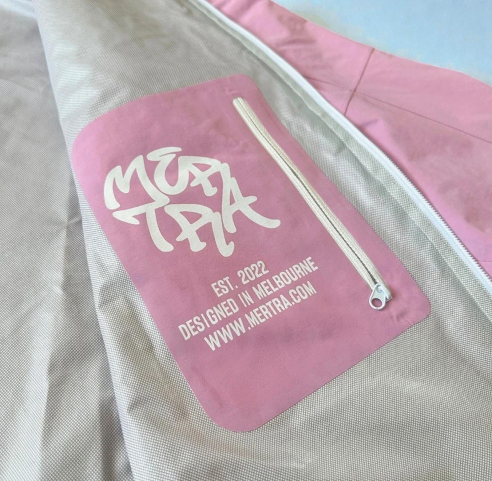 Mertra Water Reactive Windbreaker Pink