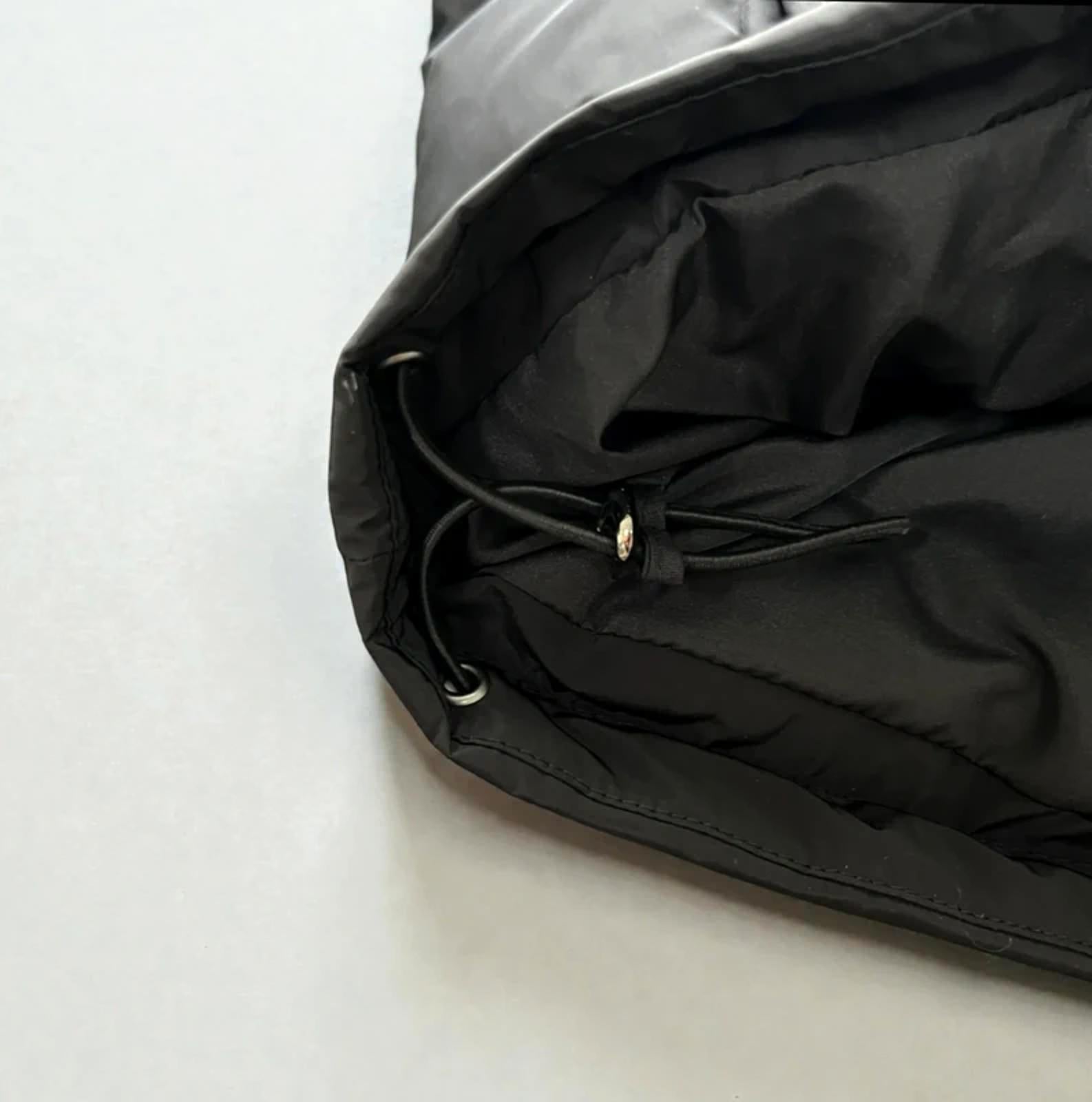 Trapstar Men's Irongate Detachable Hooded Puffer Jacket Black/Red