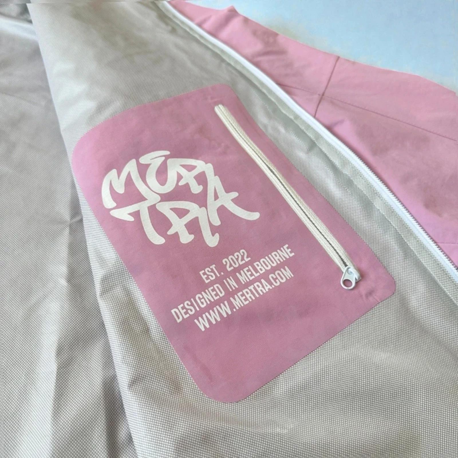 Mertra Water reactive Windbreaker Pink